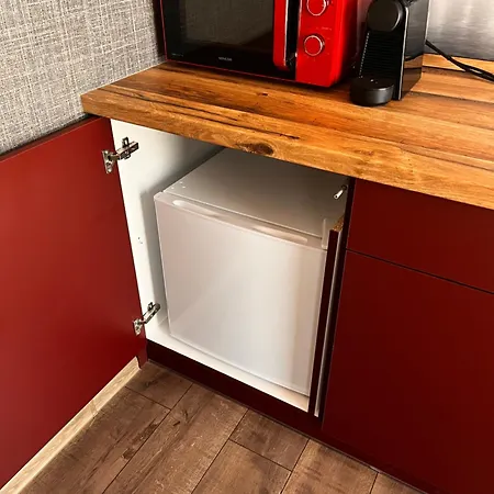 Bb - Hause Free Secure Parking Debrecen