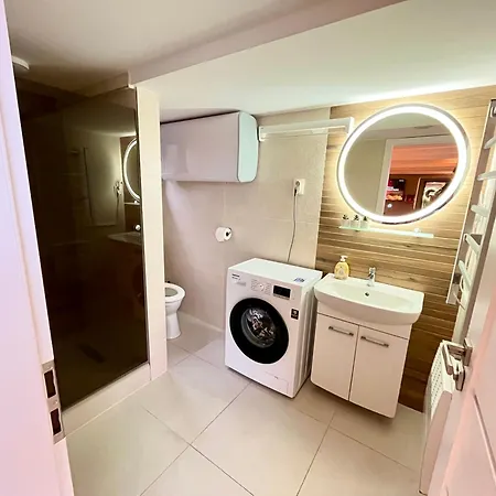 Eszla 2 Free Large Secure Parking Apartment