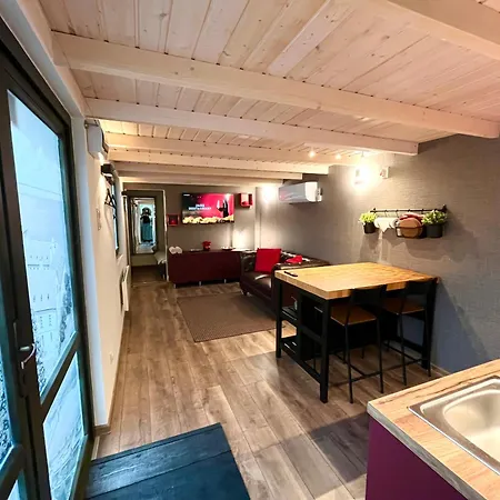 Eszla 2 Free Large Secure Parking Apartment *