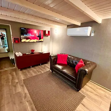 Eszla 2 Free Large Secure Parking Apartment *