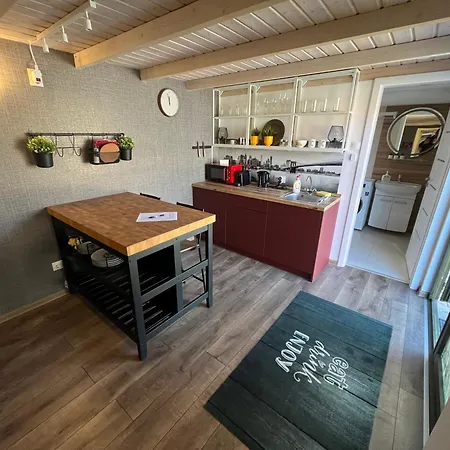 Apartment Eszla 2 Free Large Secure Parking Debrecen