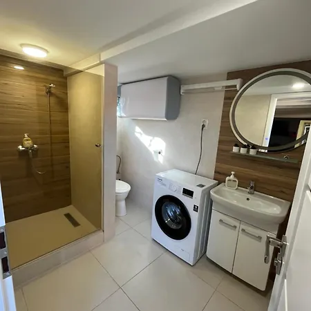 Apartment Eszla 2 Free Large Secure Parking Debrecen