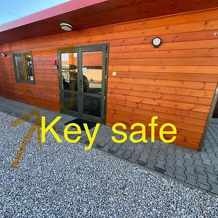 Eszla 2 Free Large Secure Parking Apartment Debrecen